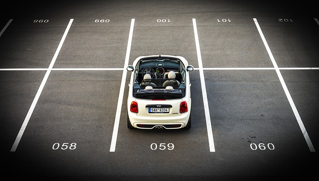 Parkingi w pobliżu lotniska Poznań-Ławica